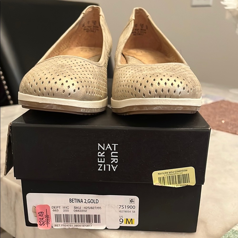 Naturalizer Women's Gold Wedges
